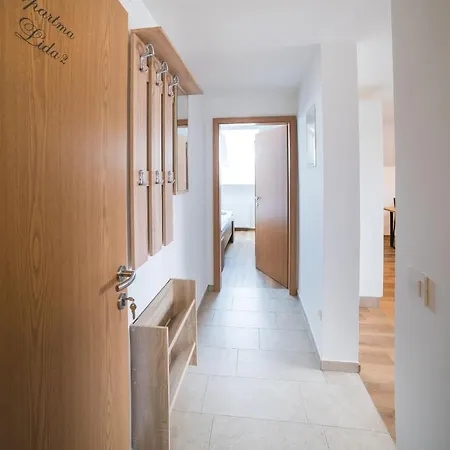 Apartma Lida 2 *