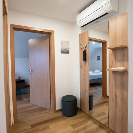 Apartma Lida 2 شقة